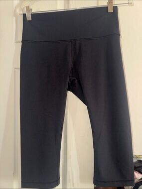lululemon athletica Black Capri Leggings